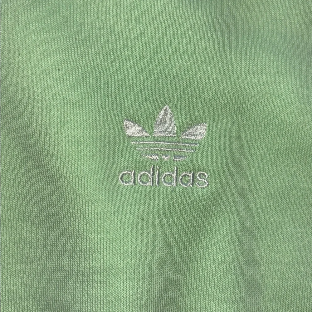 Adidas Women’s  Adicolor Essentials Crew Sweatshirt In Semi Green Spark Size XL - Picture 5 of 6